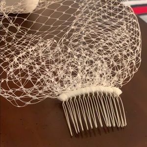 Blusher veil and diamond Bobby pin